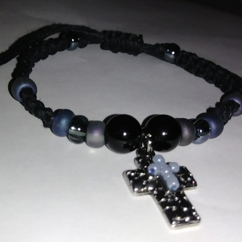 🆕Handcrafted Cross Bead Bracelet NWOT